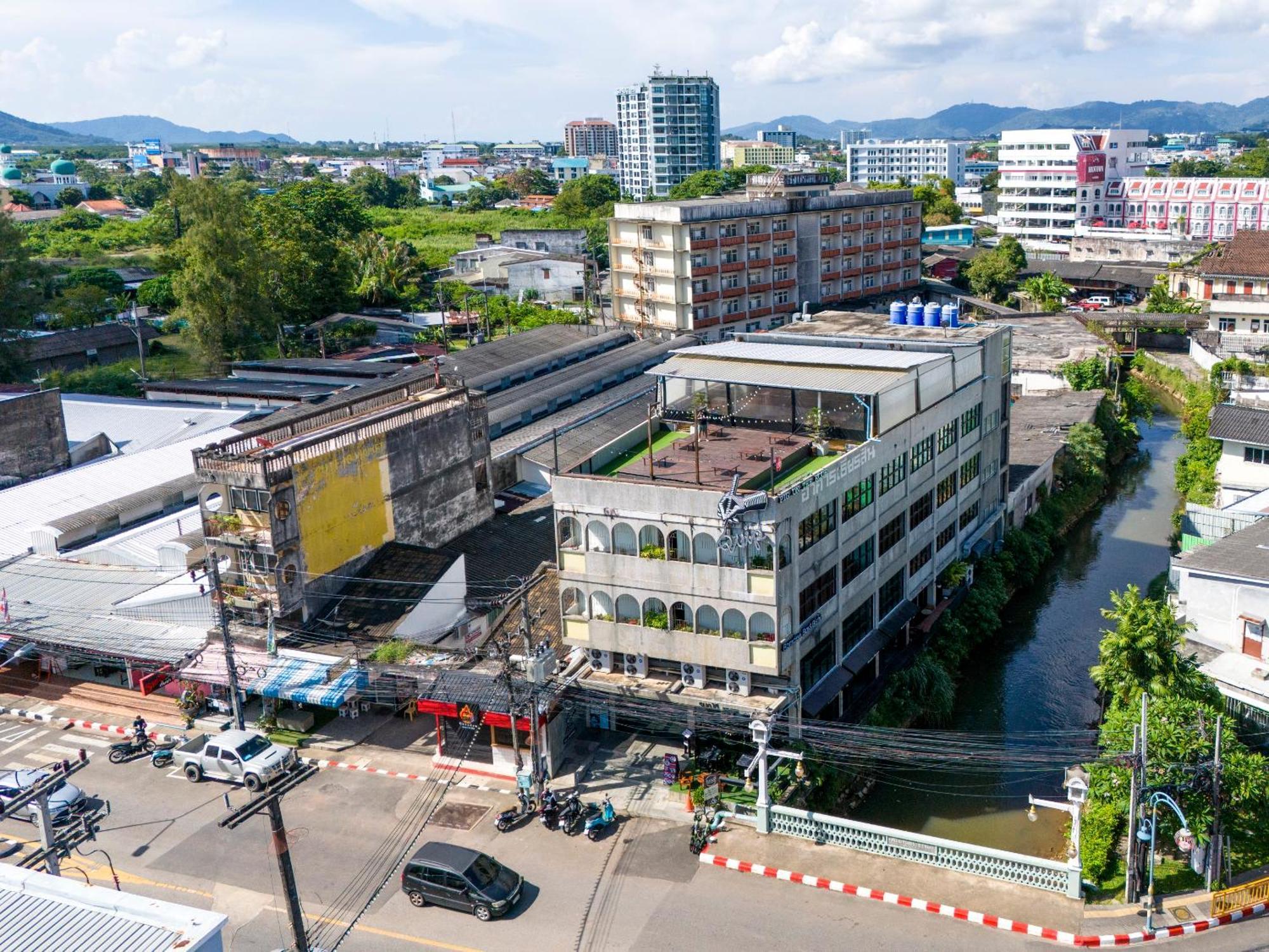 Quip Bed & Breakfast Hotel Phuket Exterior foto